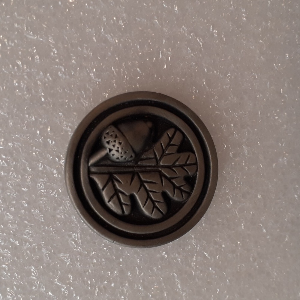 Pewter Oak Leaf Acorn Round Lapel Pin